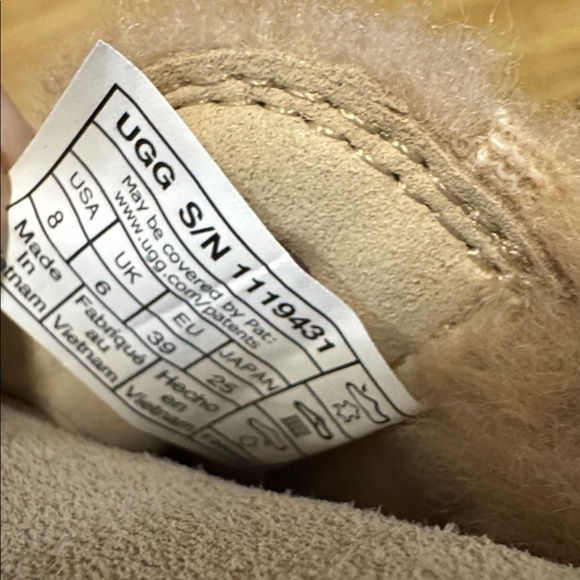 New UGG Faux Fur Lined Beige Ankle Boots - Picture 5 of 5